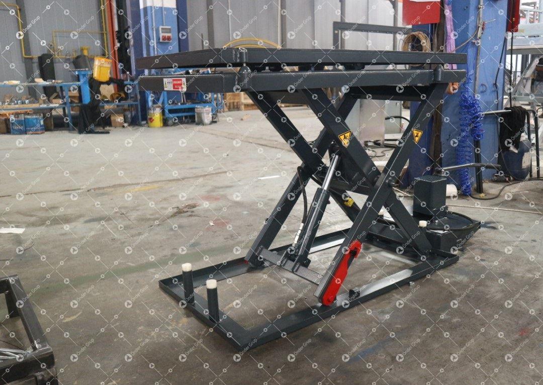 Single Scissor Lift Table with foot pump